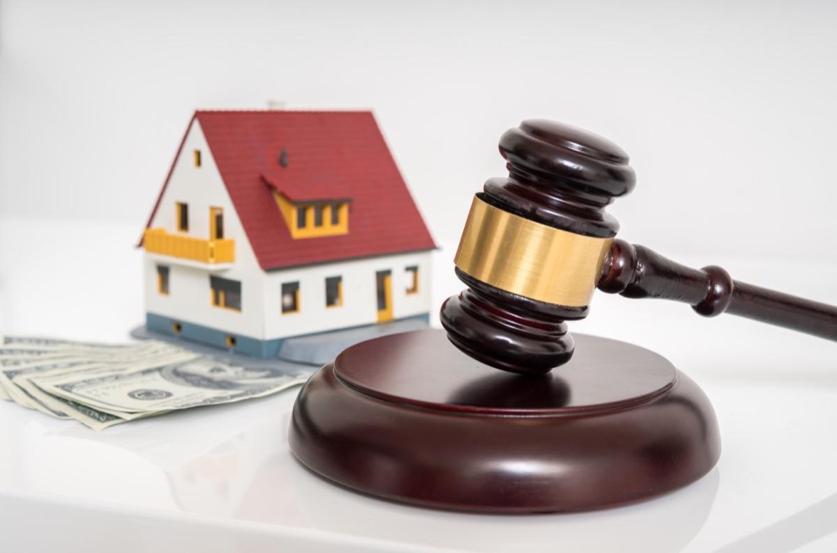 Estate Sales vs Estate Auctions (Pros and Cons)